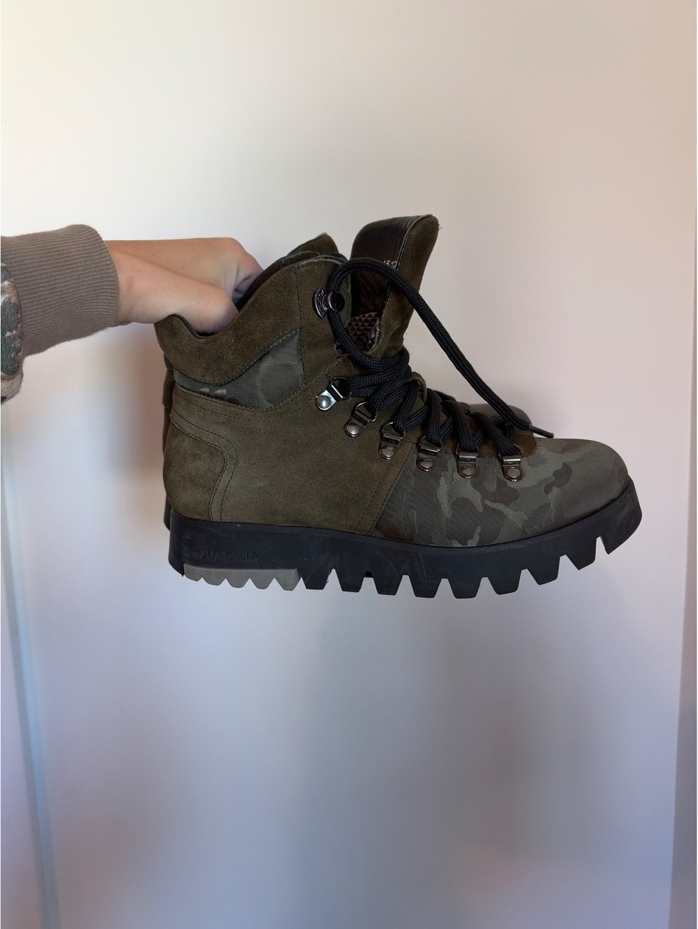 Aquatalia Women’s Size 7M Olive Green Suede Camo Hiking Ankle Boots
